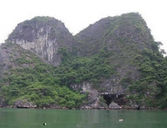 Hang Trinh Nữ - Hang Trống: Truyền thuyết một chuyện tình