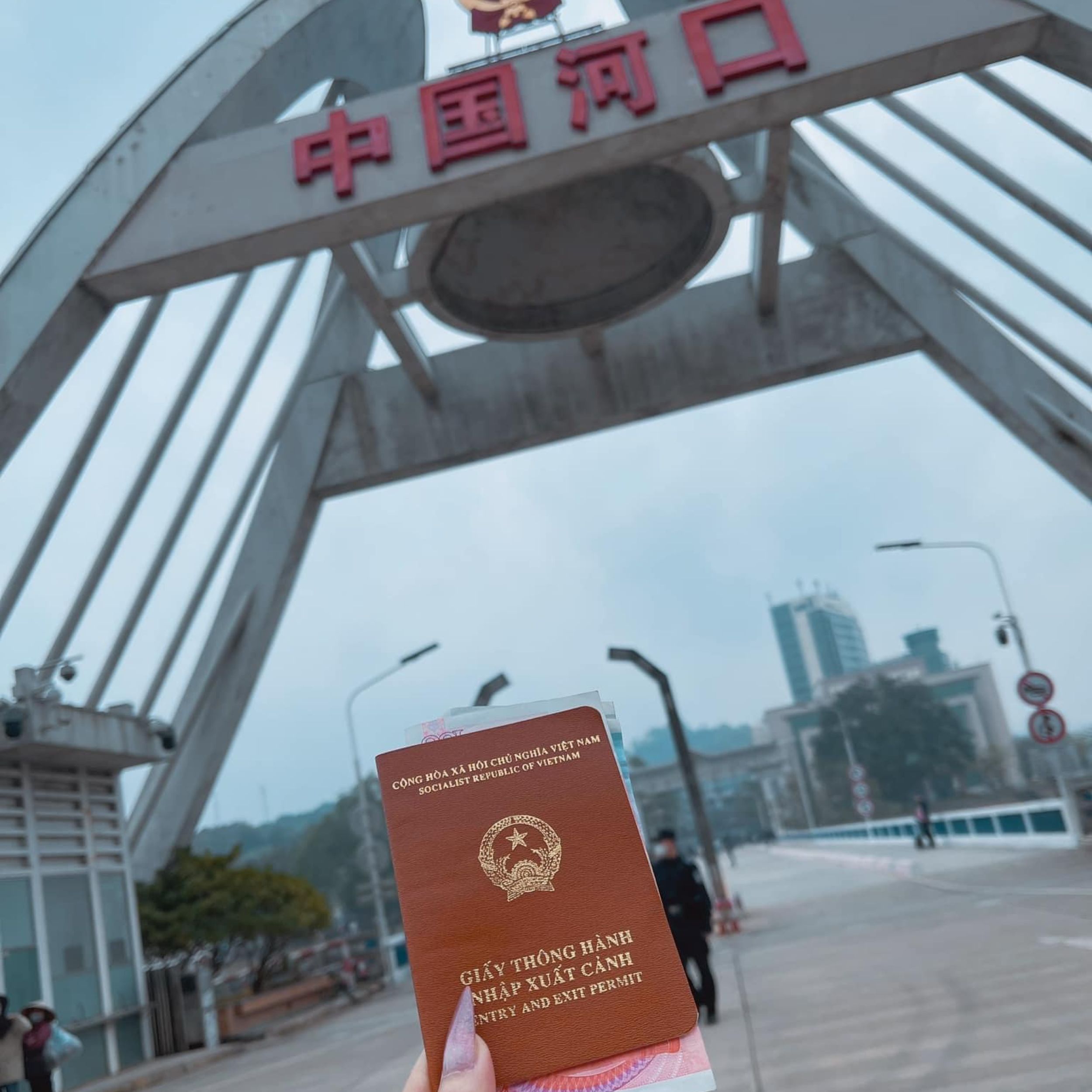 Giấy thông hành là thứ không thể thiếu khi đến Hà Khẩu