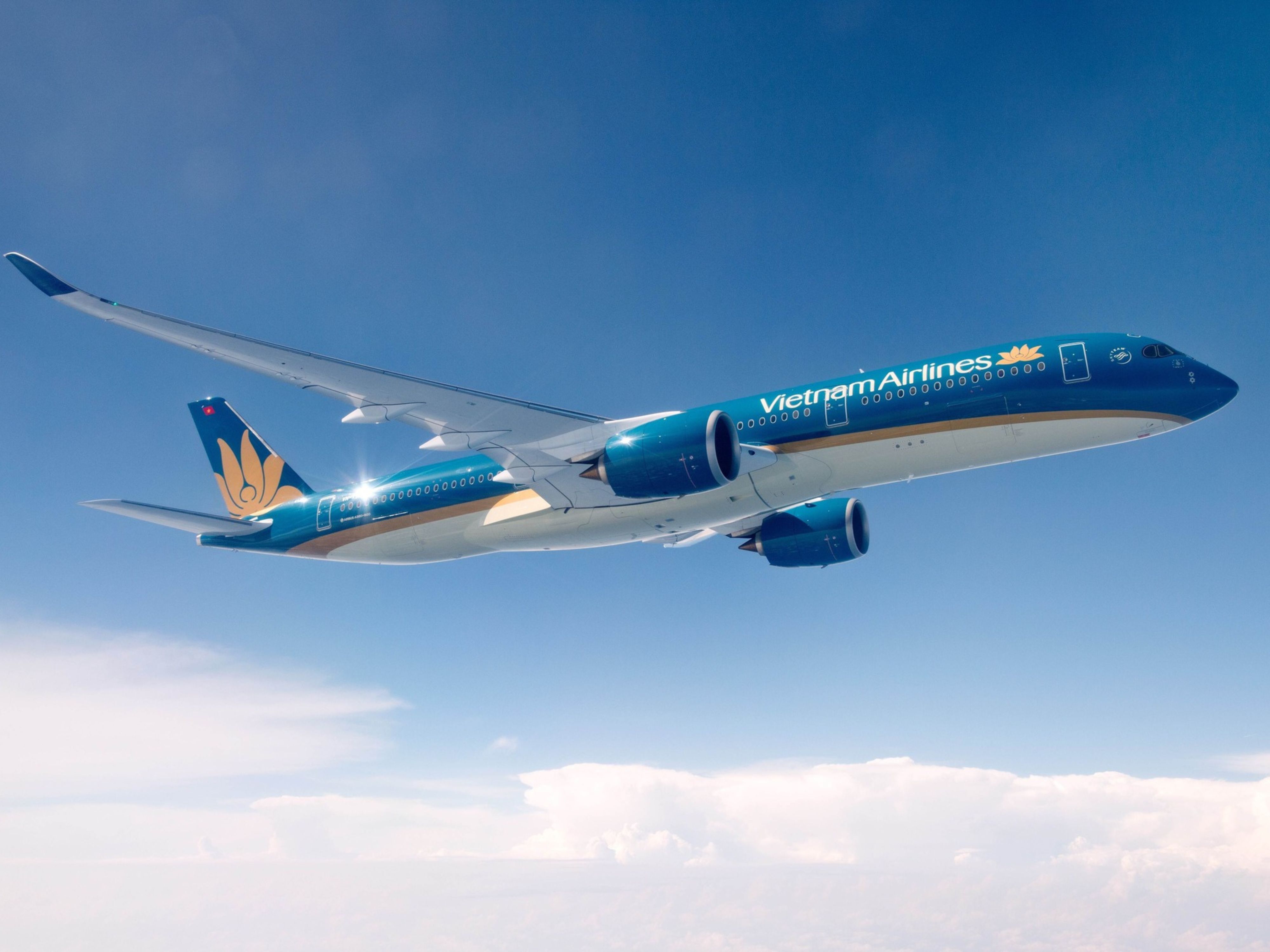 Di chuyển đến Trung Quốc bằng máy bay giúp tiết kiệm thời gian và công sức 