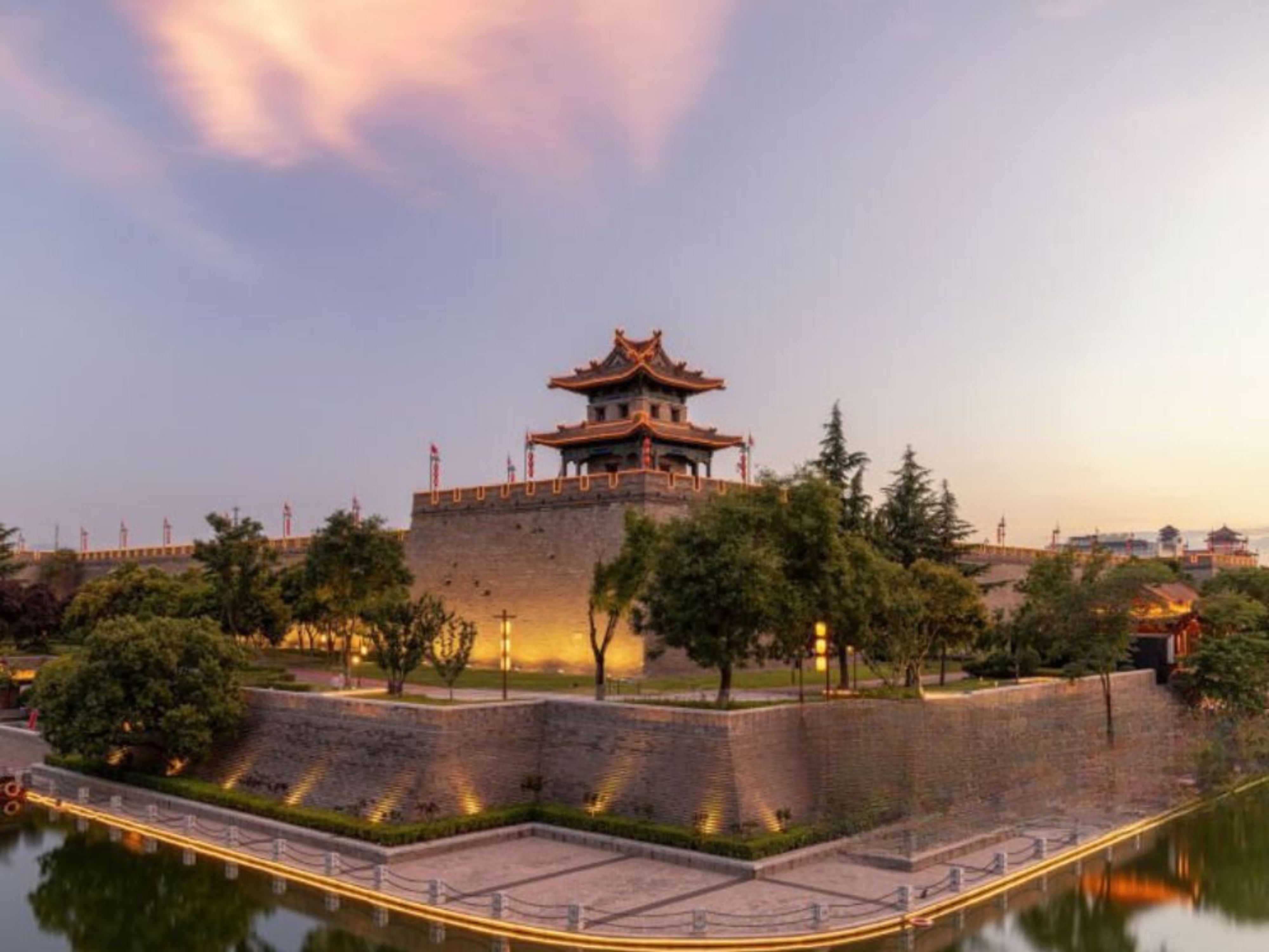 Thành cổ Tây An là điểm đến du lịch hấp dẫn và là một phần quan trọng của lịch sử và văn hóa Trung Quốc