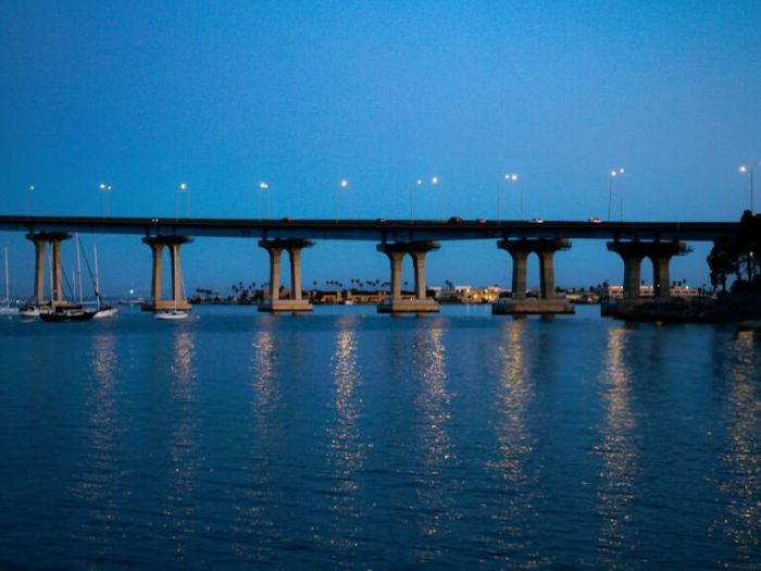 Cây cầu bắc qua vịnh San Diego
