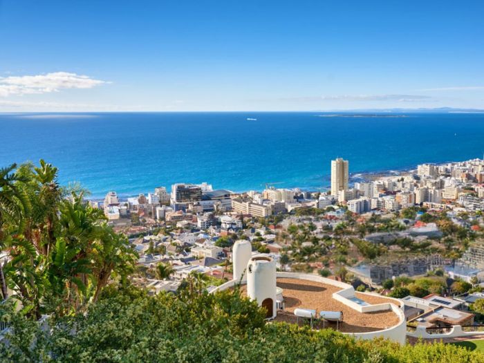 Cảnh nhìn từ trên cao thị trấn Sea Point