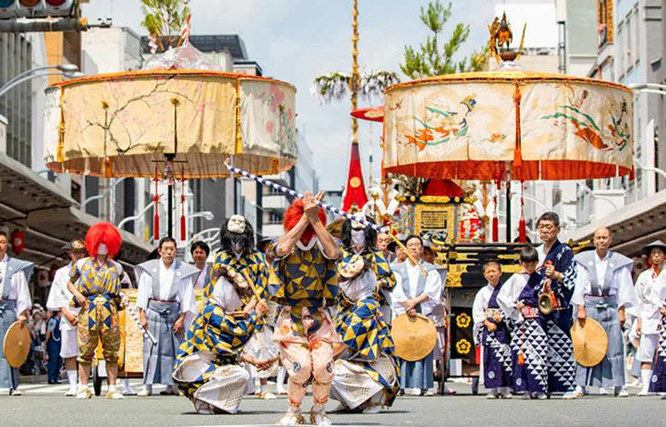 Lễ hội Gion thu hút hàng triệu du khách từ khắp nơi trên thế giới đến tham gia và trải nghiệm 