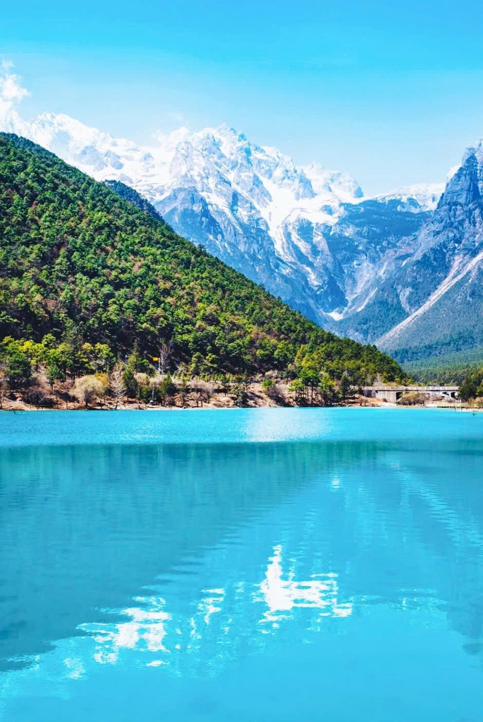 Núi tuyết Ngọc Long là ngọn núi linh thiêng tại Trung Quốc