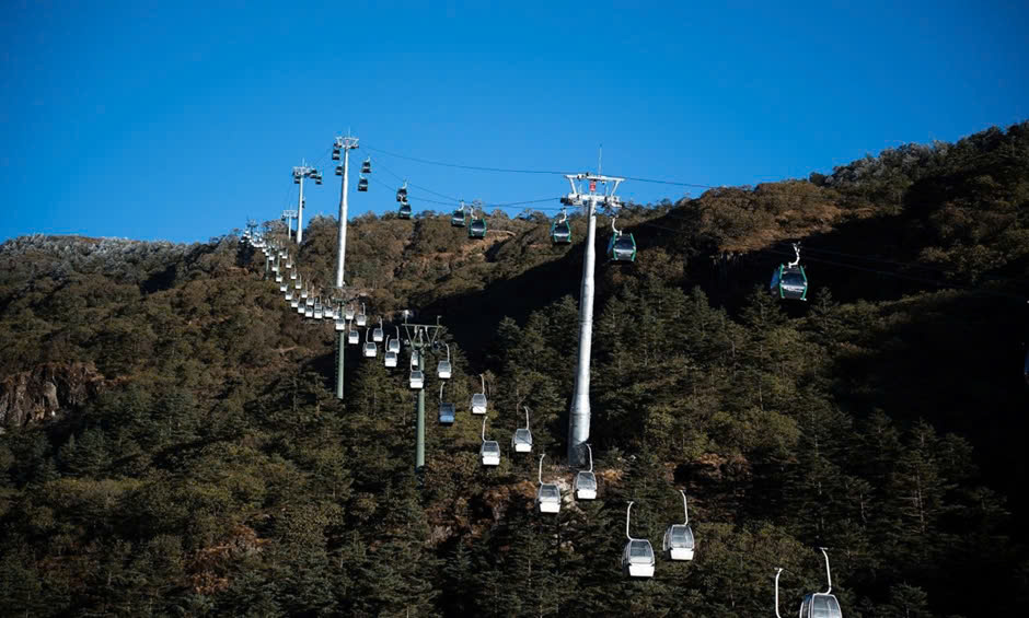 Cáp treo chặng 2, nối từ điểm 3.500 mét tới 3.900 mét