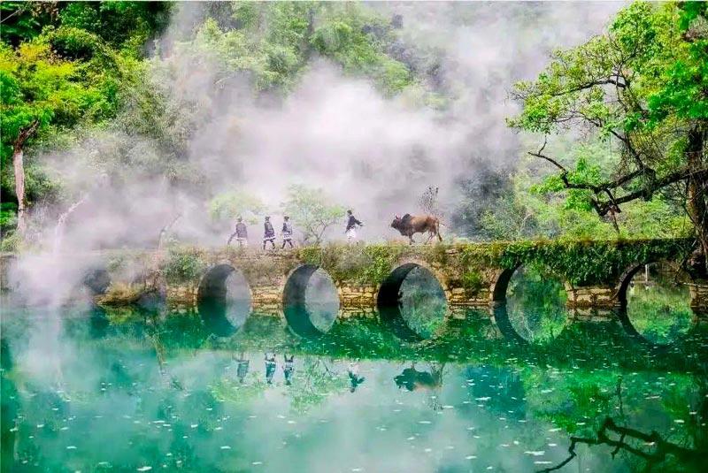 Du Lịch Trung Quốc: Thiên Hộ Miêu Trại –Tiểu Thất Khổng  – Cổ Thành Trấn Viễn 4N3Đ