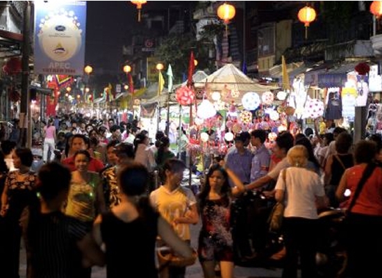 Những địa điểm hút khách đêm cuối tuần tại Hà Nội