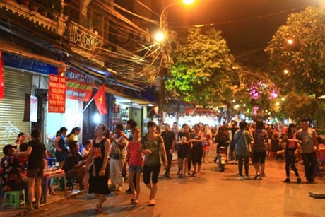 Những địa điểm hút khách đêm cuối tuần tại Hà Nội